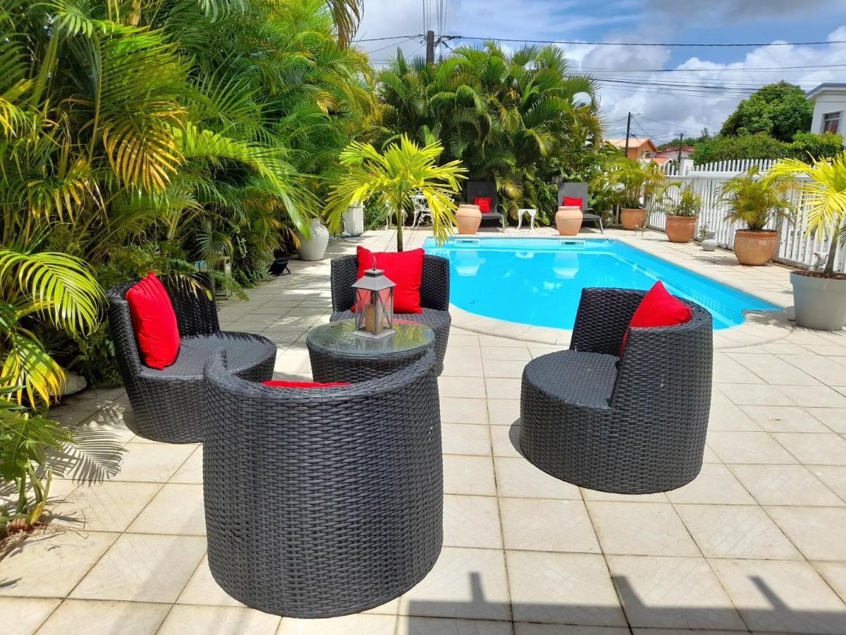 דירות לה למנטין Coquet F2 Climatise Avec Piscine Au Lamentin מראה חיצוני תמונה