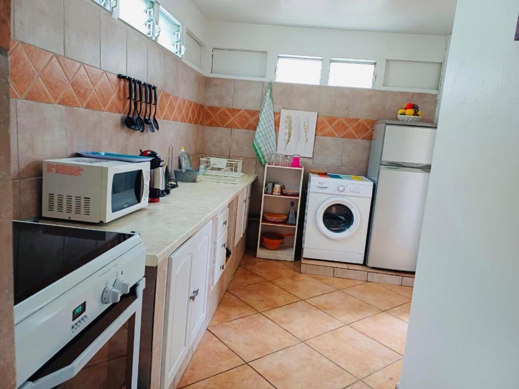 דירות לה למנטין Coquet F2 Climatise Avec Piscine Au Lamentin מראה חיצוני תמונה