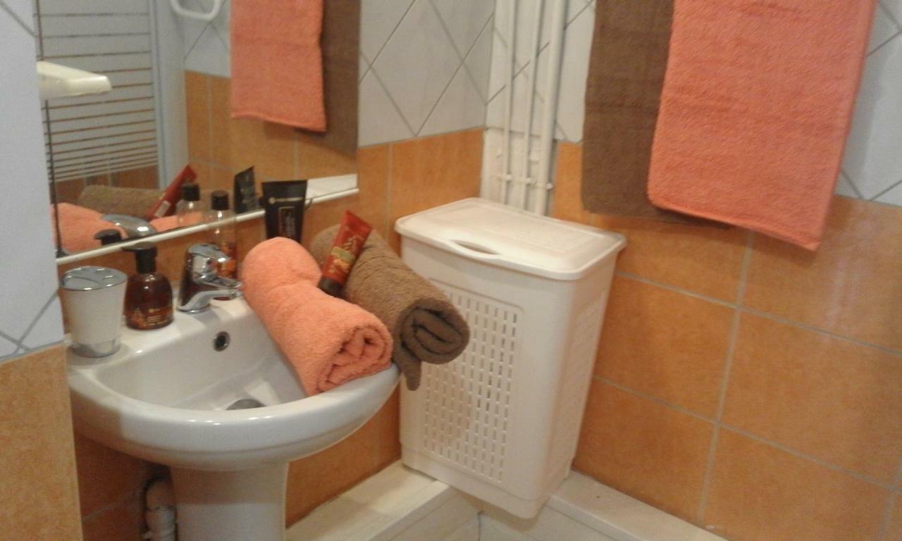 דירות לה למנטין Coquet F2 Climatise Avec Piscine Au Lamentin מראה חיצוני תמונה
